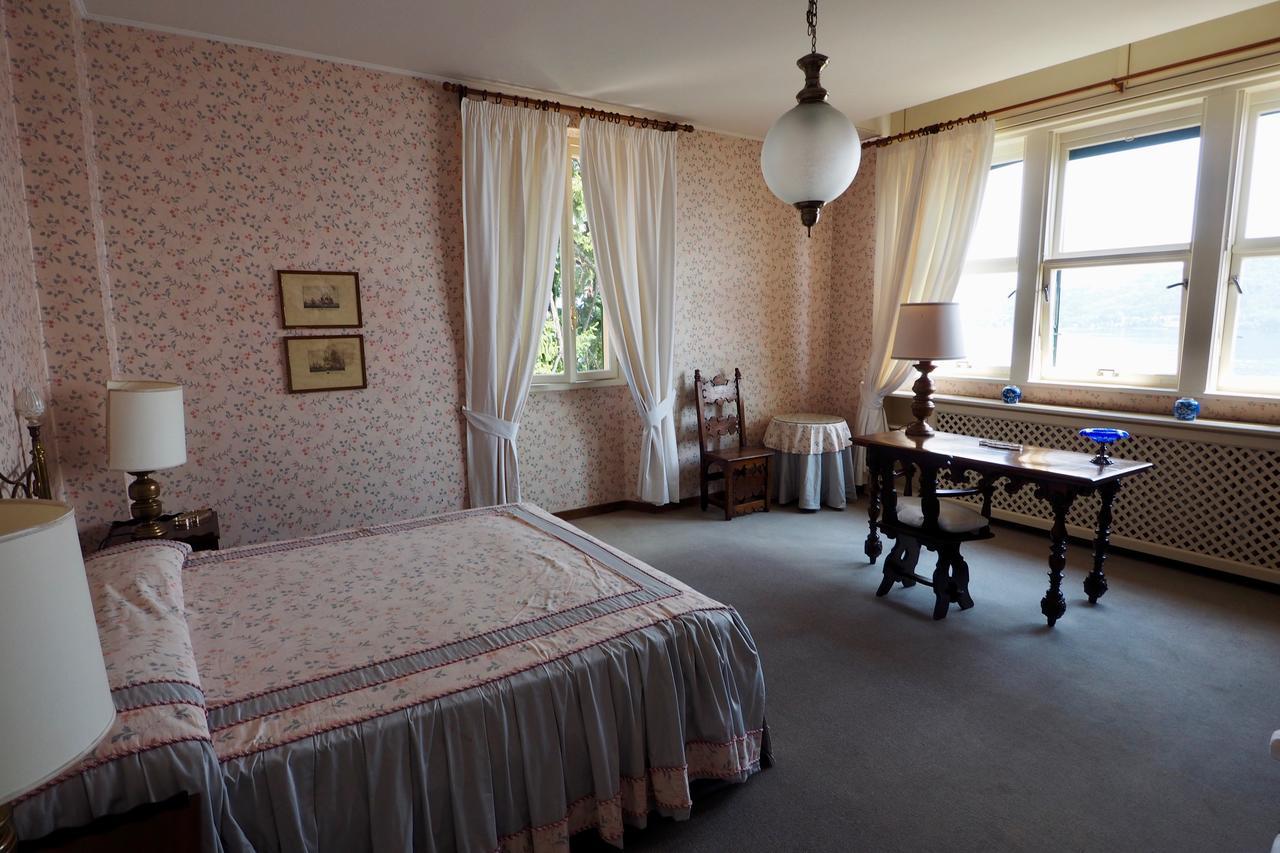 Casa Mondadori Bed & Breakfast เมอินา ภายนอก รูปภาพ